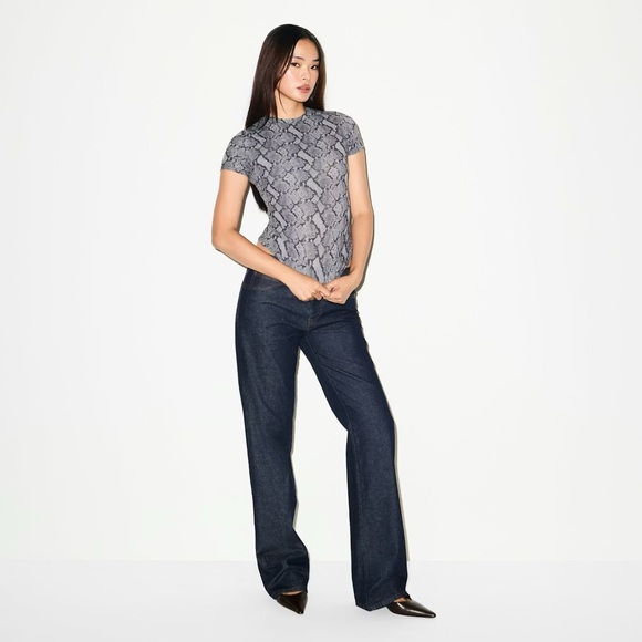 Skims Snake Print T-Shirt - Picture 3 of 7